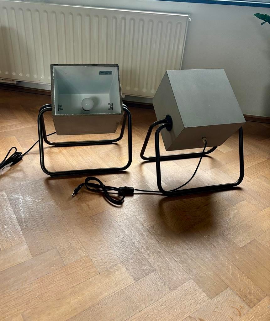 Beton kubus uplight lamp (merk Zuiver) één of twee stuks!, Ophalen, Modern, design, industrieel, Overige materialen, Zo goed als nieuw