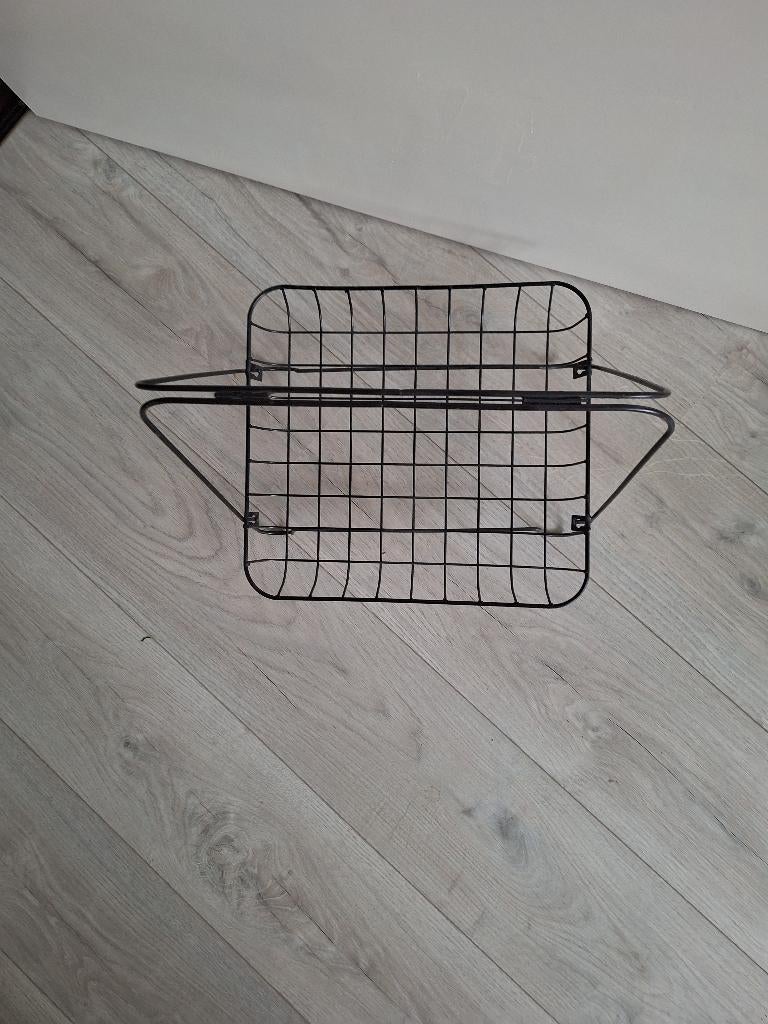 Zwart metalen tijdschriftenmand 35cm x 35cm, Ophalen of Verzenden, Zo goed als nieuw