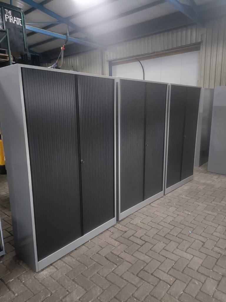 metalen roldeurkasten diverse soorten kleuren en maten, Gebruikt, R, Ophalen of Verzenden, Met slot