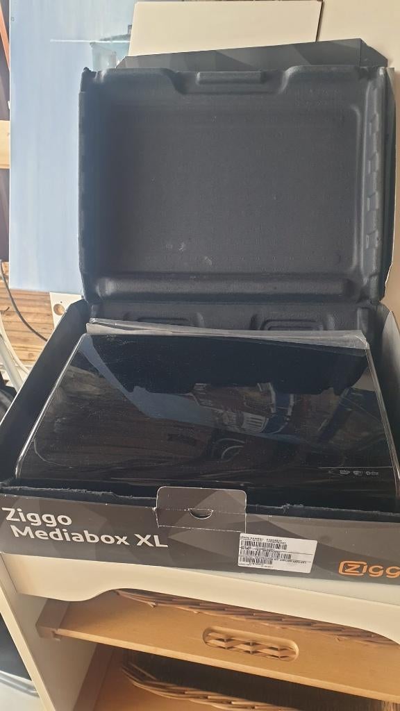 SALE! Horizon box Ziggo model SMT-G7 400/XEN, Audio, Tv en Foto, Decoders en Harddiskrecorders, Zo goed als nieuw, Ophalen of Verzenden