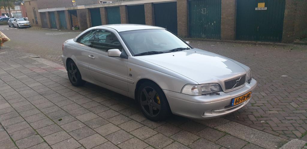 Volvo C70 2.3 T-5 AUT 2000 Grijs, Auto's, C70, Zwart, 4 stoelen, Particulier