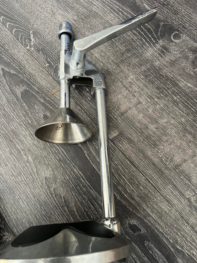 Metalen Citruspers in Goede Staat, Huis en Inrichting, Keuken | Keukenbenodigdheden, Gebruikt, Ophalen