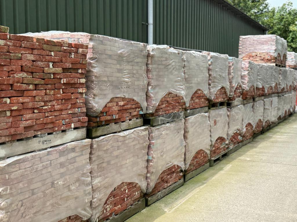 23800 stuks oude vechtformaat steen van 22x4x11cm., Ophalen, Gebruikt, Bakstenen, Info@walstra.nl