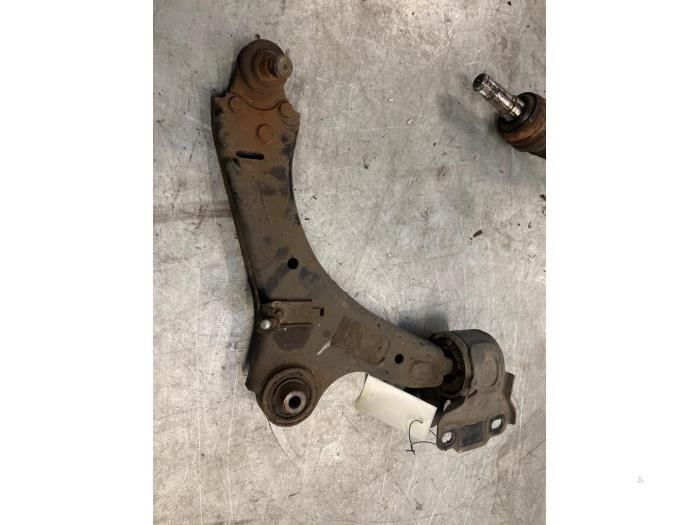 Draagarm rechts-voor van een Volvo XC70, Auto-onderdelen, Ophanging en Onderstel, Volvo, Gebruikt, 3 maanden garantie, Ophalen of Verzenden