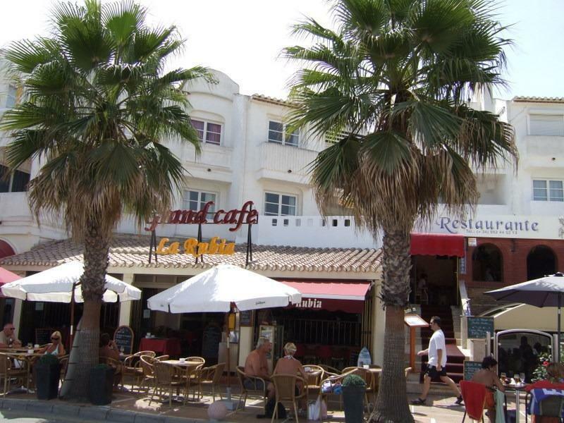 Te Huur Benalmadena direct aan het strand en haven marina., Vakantie, Vakantiehuizen | Spanje, 2 slaapkamers, Wasmachine, Appartement