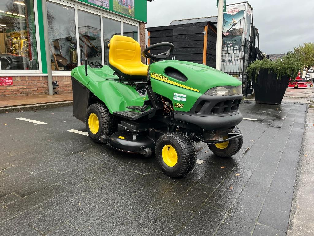 John Deere LR175 Zitmaaier – Nieuw Maaidek -  17.5pk, John Deere, Ophalen of Verzenden, Zo goed als nieuw, Opvangzak