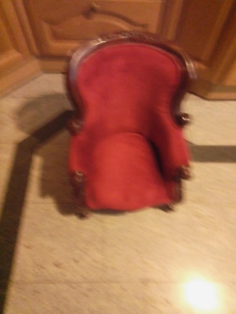 Oud Barok Poppen en of beren fauteuiltje donkerrood, Huis en Inrichting, Fauteuils, Minder dan 50 cm, Gebruikt, Barok, Minder dan 75 cm