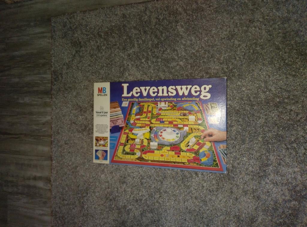 Levensweg spel compleet, Hobby en Vrije tijd, Gezelschapsspellen | Bordspellen, Ophalen of Verzenden, Zo goed als nieuw