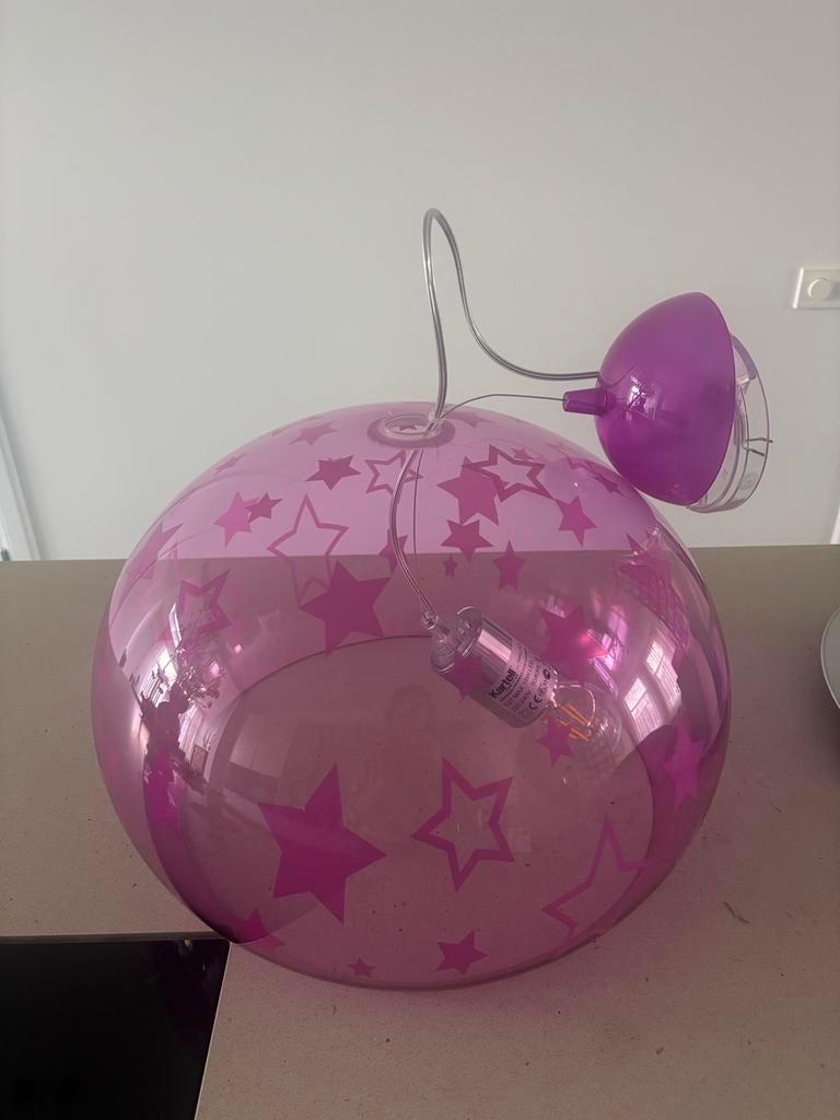 Kartell Small Fly lamp met sterren - rosé/paars, Huis en Inrichting, Lampen | Hanglampen, Ophalen, Zo goed als nieuw, Kunststof