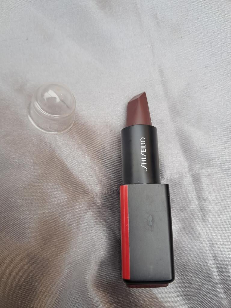 Shiseido lippenstift 523 Majo nieuw, Lippen, Bruin, Nieuw, Ophalen of Verzenden