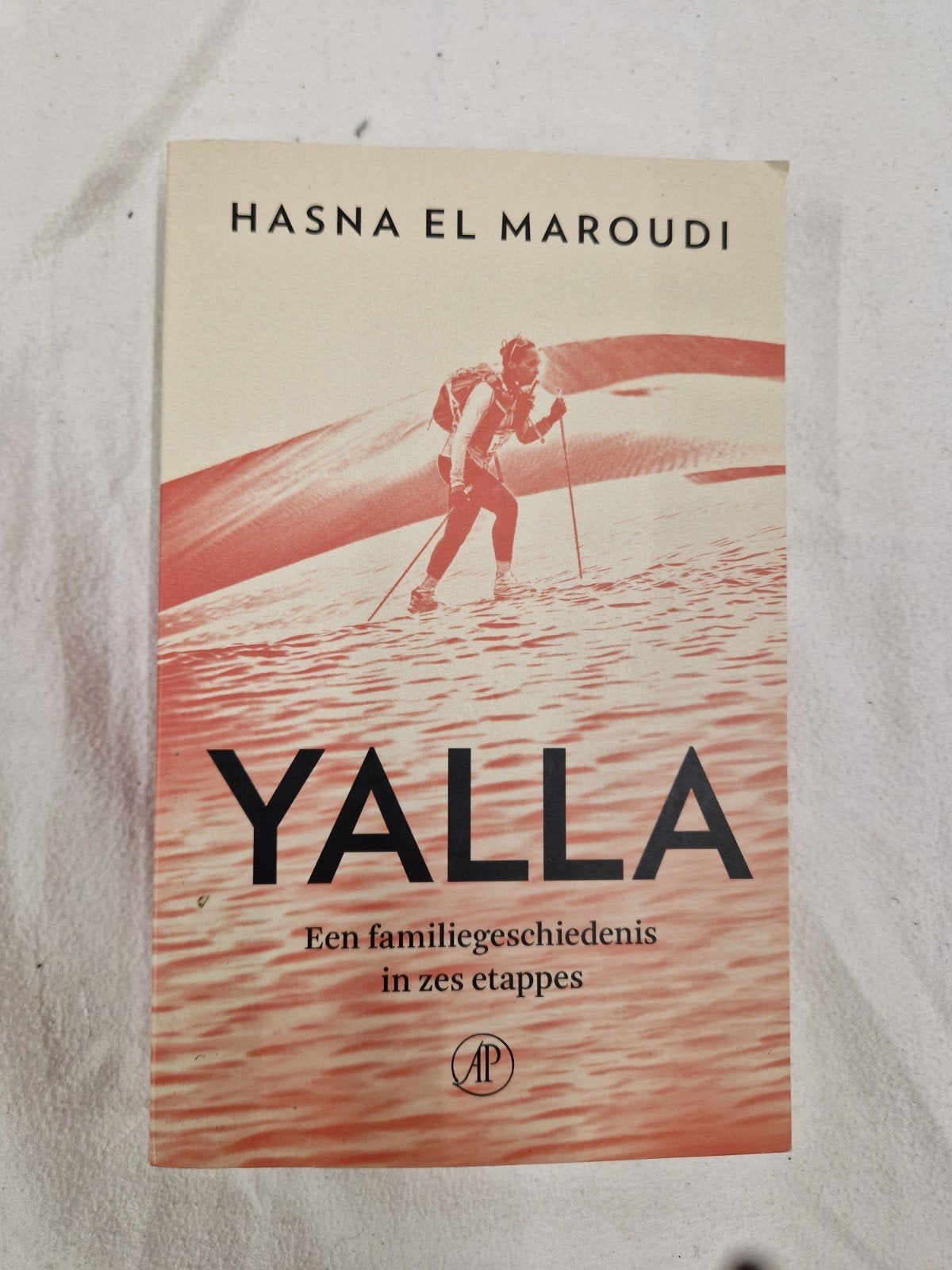 Yalla - Hasna El Maroudi - Een familiegeschiedenis, Ophalen of Verzenden, Zo goed als nieuw, Hasna El Maroudi, Overige