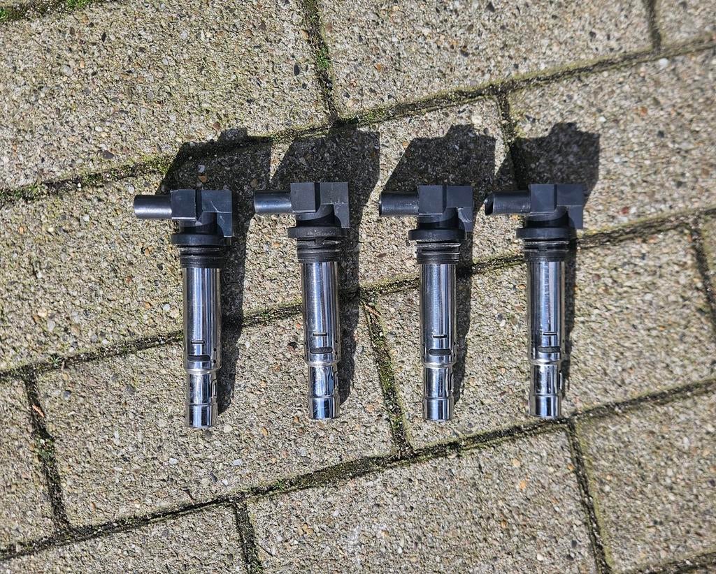 Bobines VW Golf MK4 1.6 FSI (2x NGK, 2x Bosch), Ophalen of Verzenden, Gebruikt, Volkswagen
