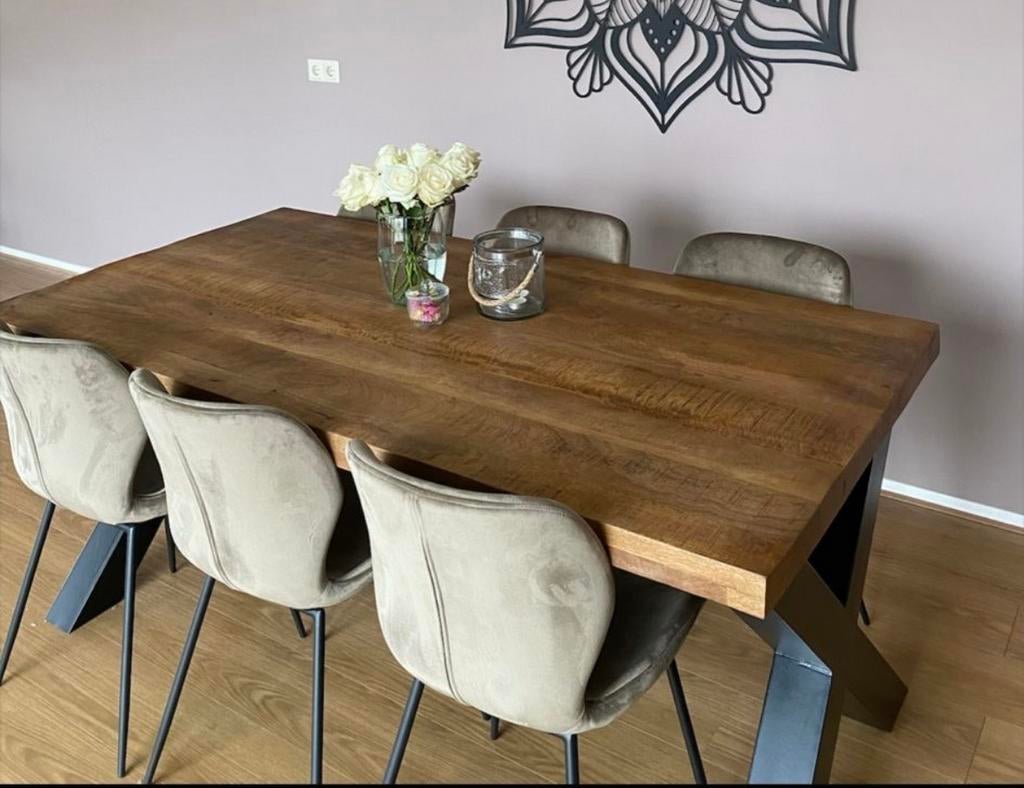 Robuuste eetkamertafel met metalen X-poten, Huis en Inrichting, Tafels | Eettafels, Ophalen, Gebruikt, 50 tot 100 cm, Vijf personen of meer