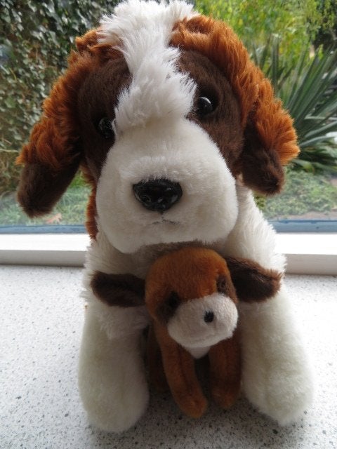 Hond met hondje merk TAKE ME HOME meet ca 30 cm en 14 cm, Zo goed als nieuw, Middelgroot (20 tot 80 cm), Met label, Hond