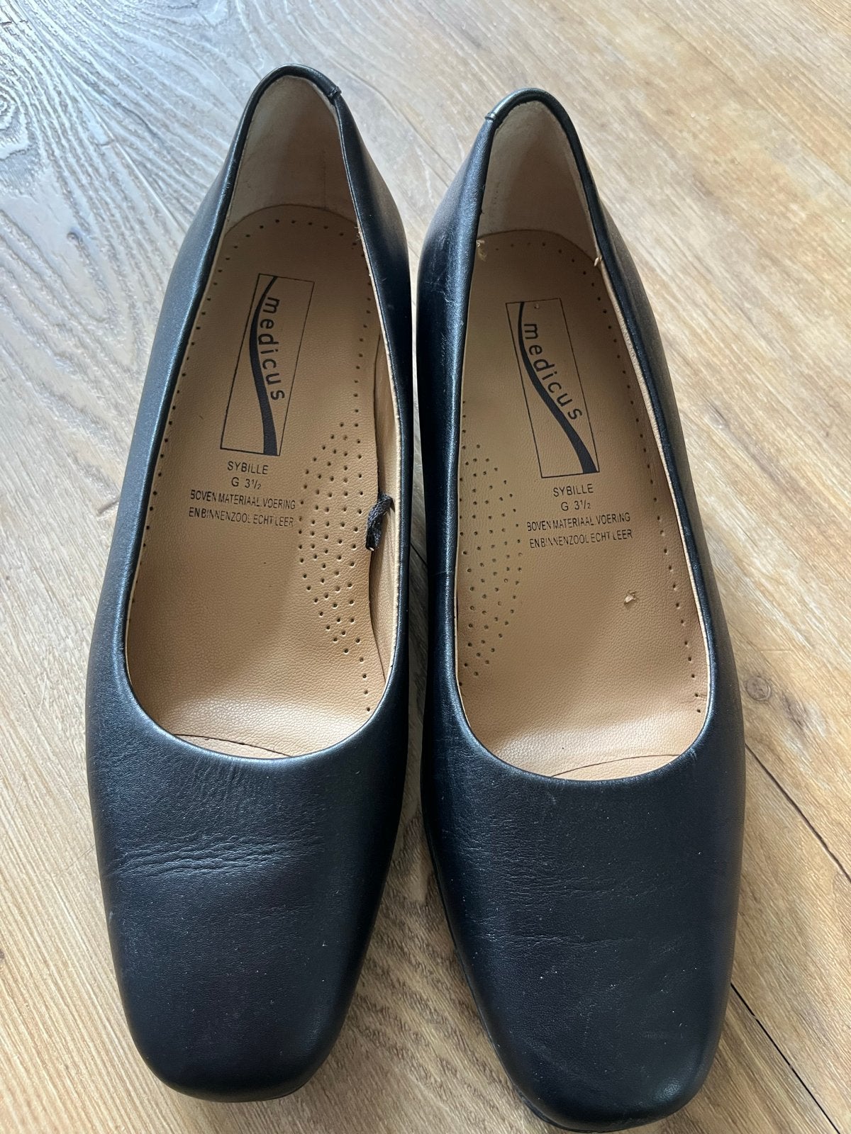 Medicus Sybille zwarte pumps, maat 36.5, Kleding | Dames, Schoenen met lage hakken, Zwart, Nieuw, Ophalen of Verzenden
