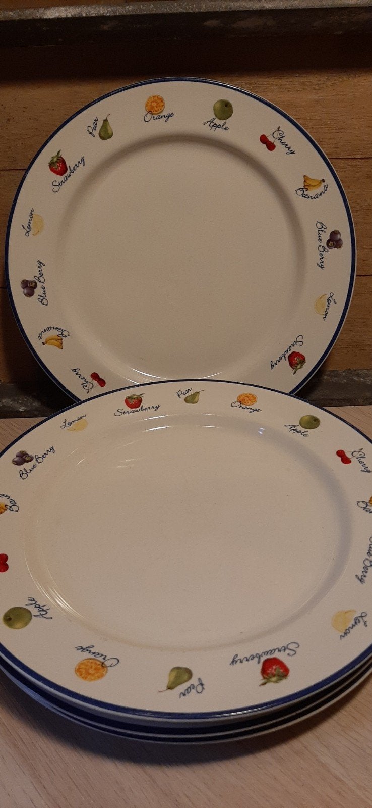 4 dinerborden art+design. div. fruitsoorten op rand., Huis en Inrichting, Ophalen of Verzenden, Porselein, Overige stijlen, Bord(en)