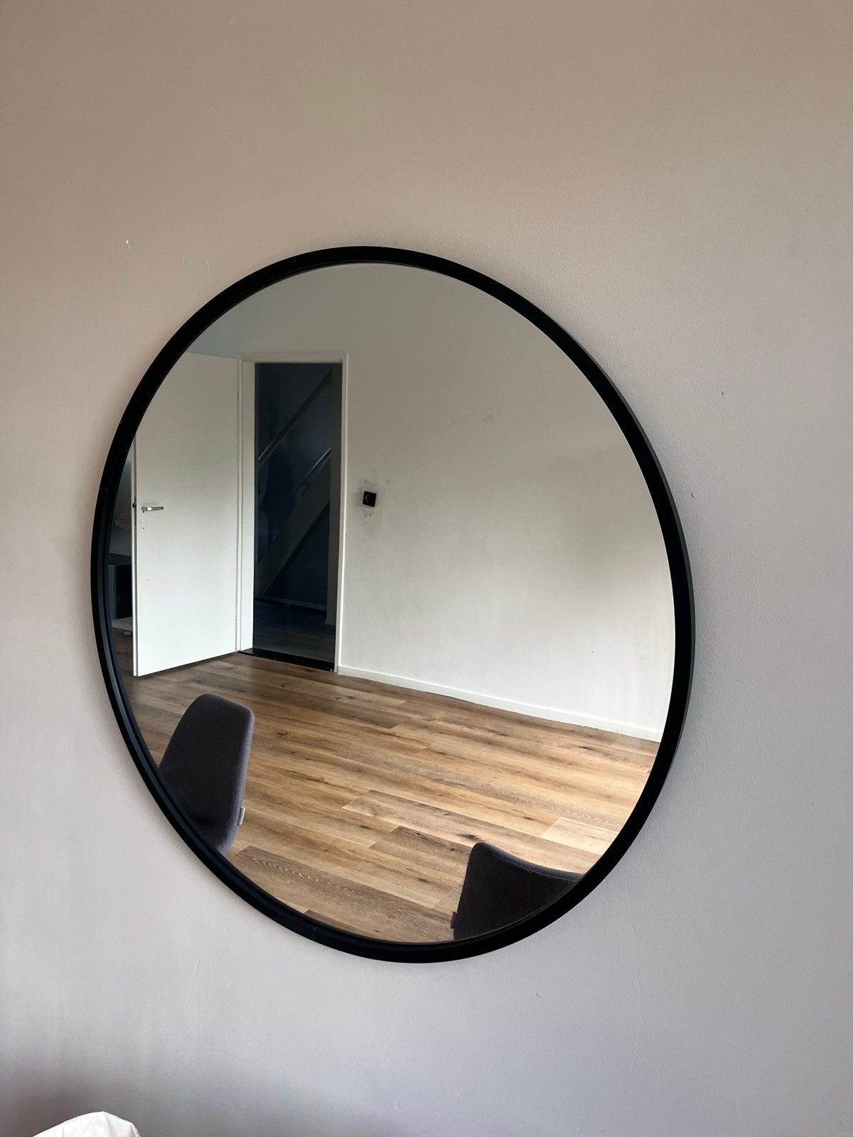 Ronde spiegel met rubberen rand - 93,5 cm, Ophalen, Rond, Zo goed als nieuw, 75 tot 100 cm