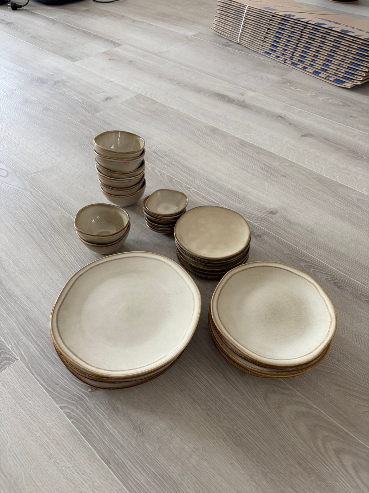 Serviesset, Huis en Inrichting, Keuken | Servies, Ophalen, Aardewerk, Overige stijlen, Bord(en)