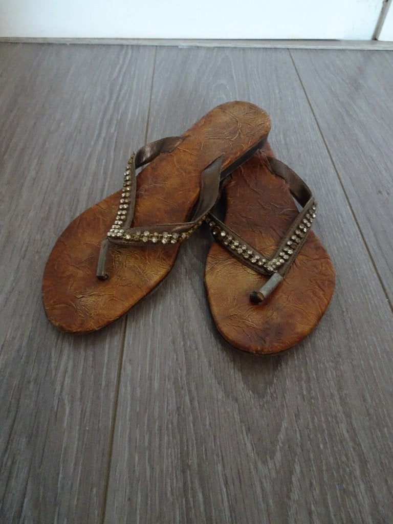 Bruine Slippers Maat 39 | Dames Slippers Met Bling, Slippers, Bruin, Ophalen of Verzenden, Onbekend