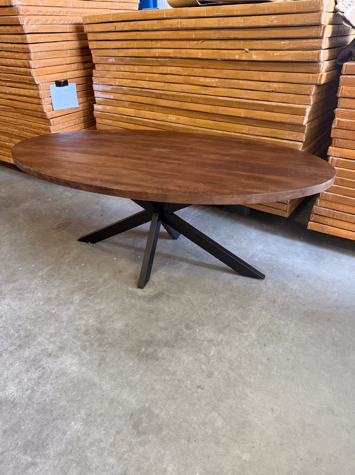 Nieuwe mango eettafel ovaal model walnoot kleur 200x100, Huis en Inrichting, Ophalen, Nieuw, Ovaal, 100 tot 150 cm