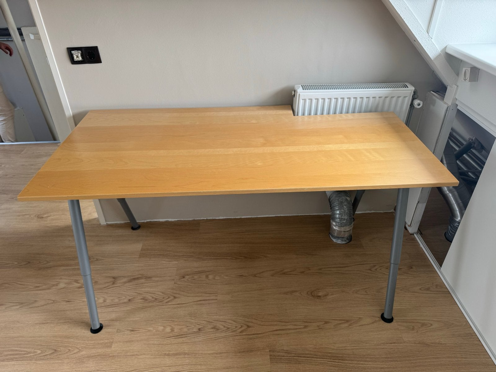 IKEA Bureau 160 cm - Hoek uitsparing voor verwarming, Huis en Inrichting, Ophalen, Demontabel, 160 cm, Gebruikt
