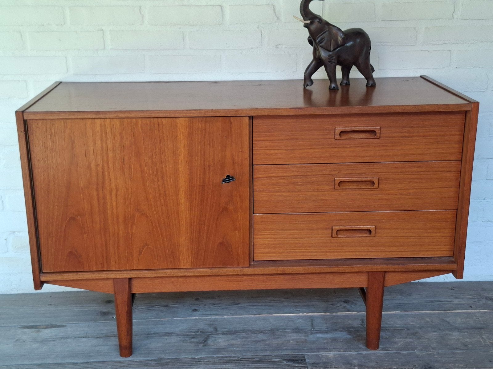Vintage retro kastje dressoir lowboard Deense stijl jaren 60, Ophalen, Gebruikt, Teakhout, Met deur(en)