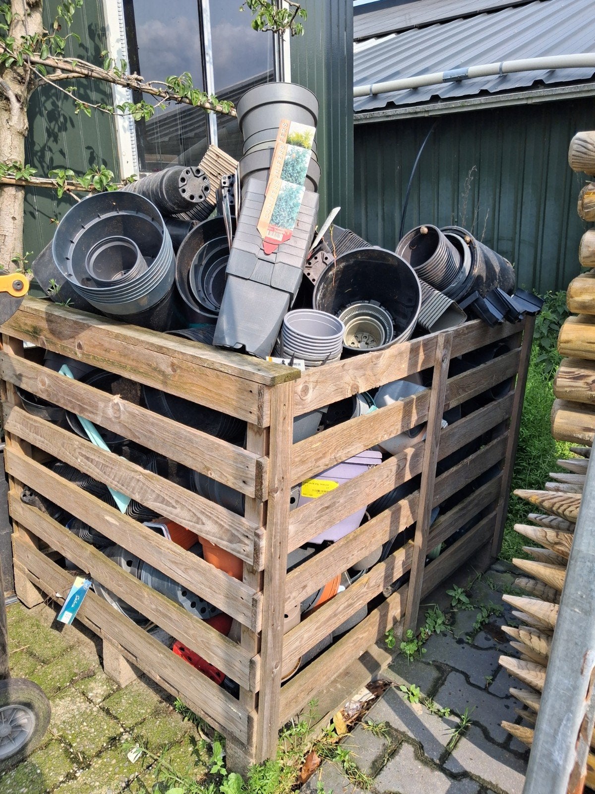 Gratis af te halen: Diverse lege potjes en plantenbakken, Ophalen, Gebruikt, Rond, Aardewerk