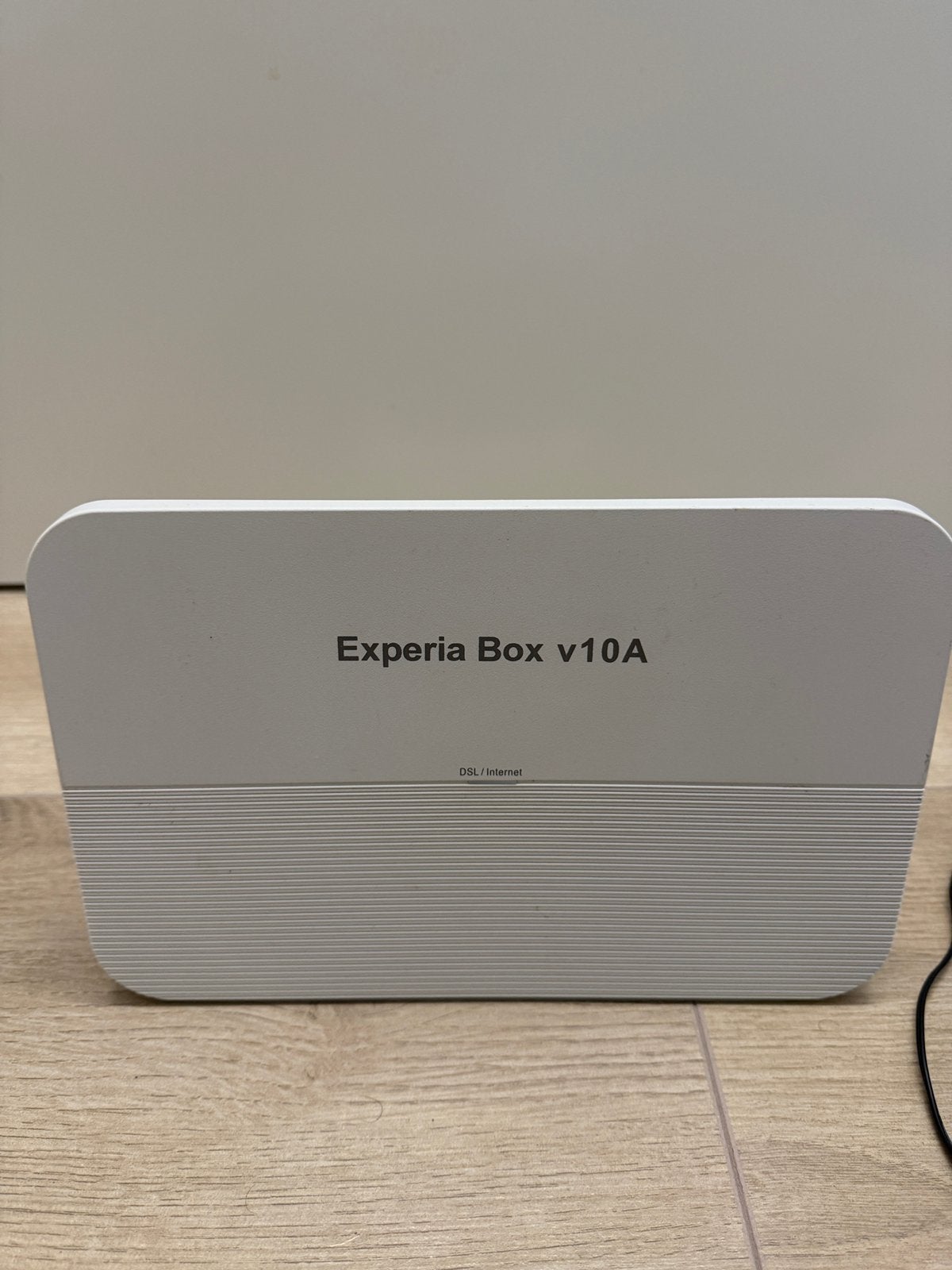 KPN Experia Box v10A Modem, Computers en Software, Ophalen of Verzenden, Zo goed als nieuw, Router met modem