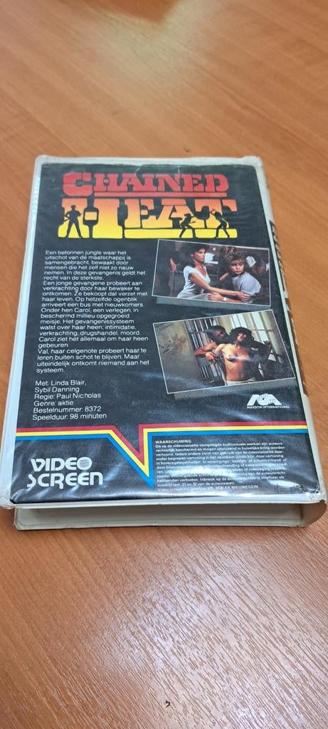 Chained Heat VCC (1983) Linda Blair - Ex-rental Big Box, Vanaf 16 jaar, Ophalen of Verzenden, Gebruikt, Actie en Avontuur