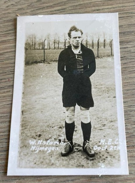 Oud voetbalplaatje W. Hofstede, NEC OOST 2e klasse, Nijmegen, Ophalen of Verzenden, Gebruikt