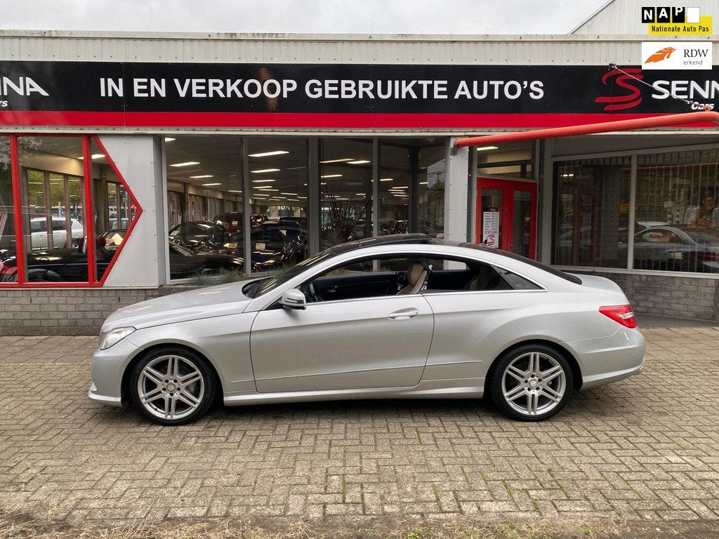 Mercedes-Benz E-klasse Coupé 250 CGI AMG - Pano - Leer - Xe, Auto's, Mercedes-Benz, Euro 5, Achterwielaandrijving, Beige, 4 cilinders