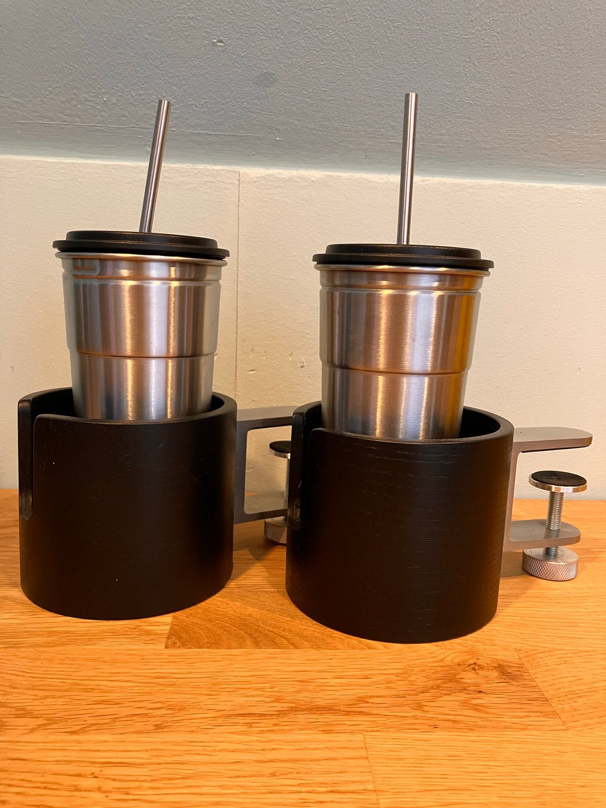 IKEA LÅNESPELARE Bekerhouder met beker (2 stuks), Huis en Inrichting, Ophalen, Zwart, Nieuw, Metaal