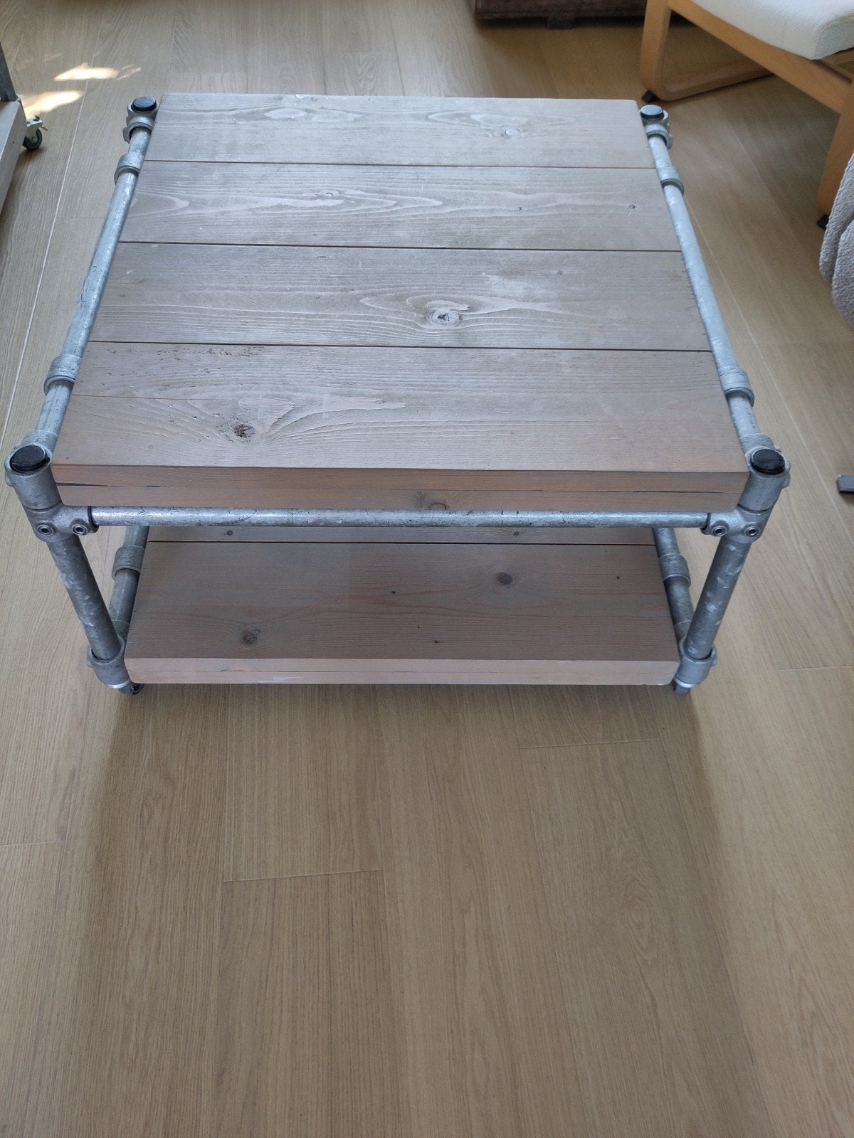Tafel van steigerhout op wieltjes, Gebruikt, 50 tot 100 cm, Vierkant, 50 tot 100 cm