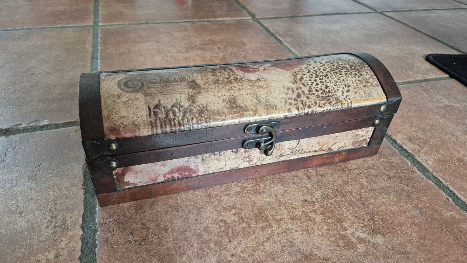 Decoratieve houten wijndoos met vintage print, Ophalen of Verzenden, 50 tot 100 cm, Minder dan 50 cm