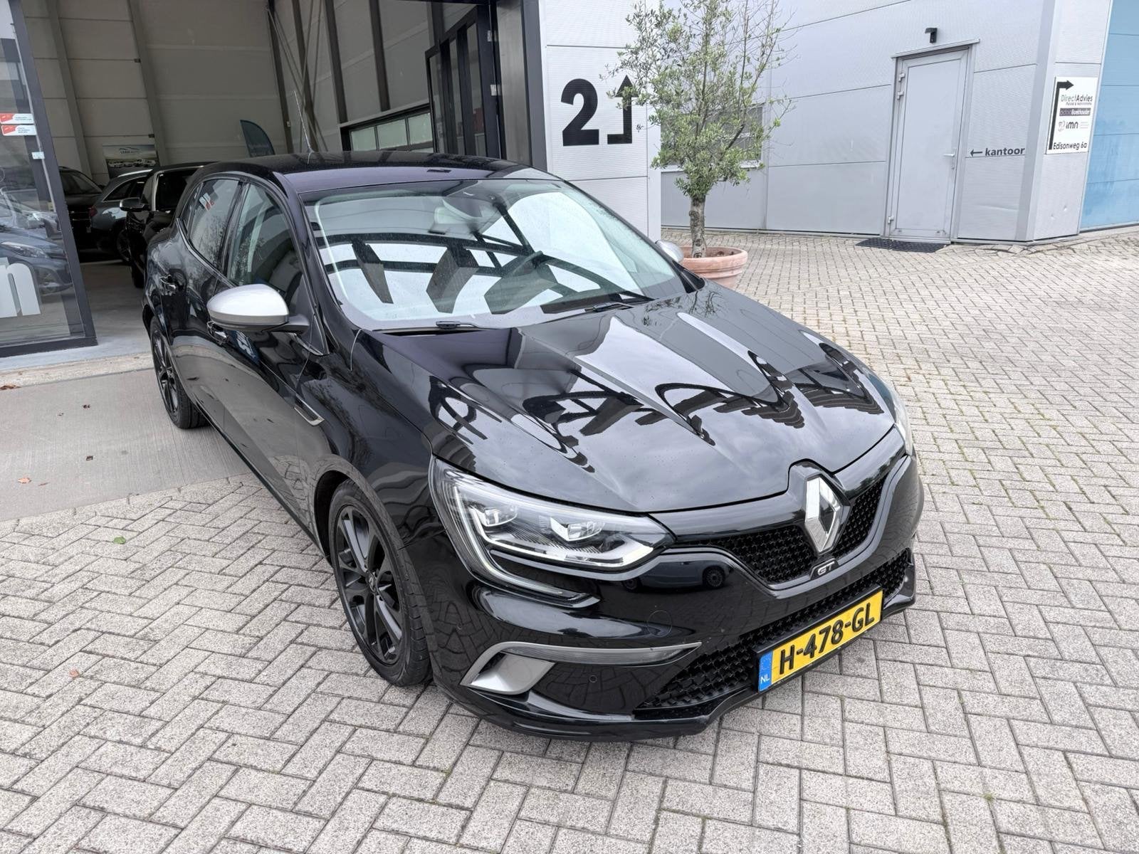 Renault Mégane 1.6 TCe GT 205PK! Automaat! BOSE! HUD! CAMER, Dealer onderhouden, Gebruikt, 4 cilinders, 1650 kg