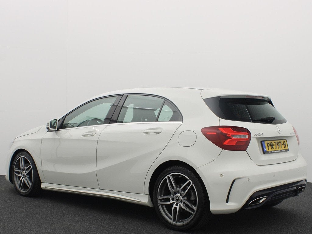 Mercedes-Benz A-klasse 180 Business Solution AMG AUTOMAAT /, Auto's, Gebruikt, 4 cilinders, Leder en Stof, 19 km/l