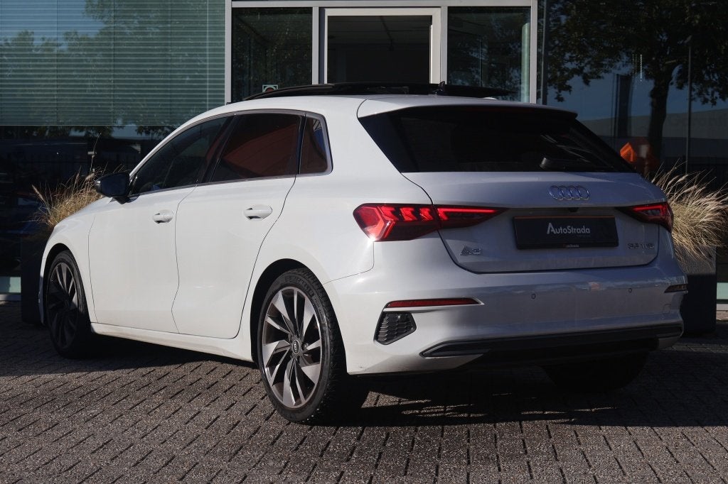 AUDI A3 Sportback 35 TFSI 150pk S-Line Edition One | Navi |, Auto's, Dealer onderhouden, Verwarmde buitenspiegels, 150 pk, Leder en Stof