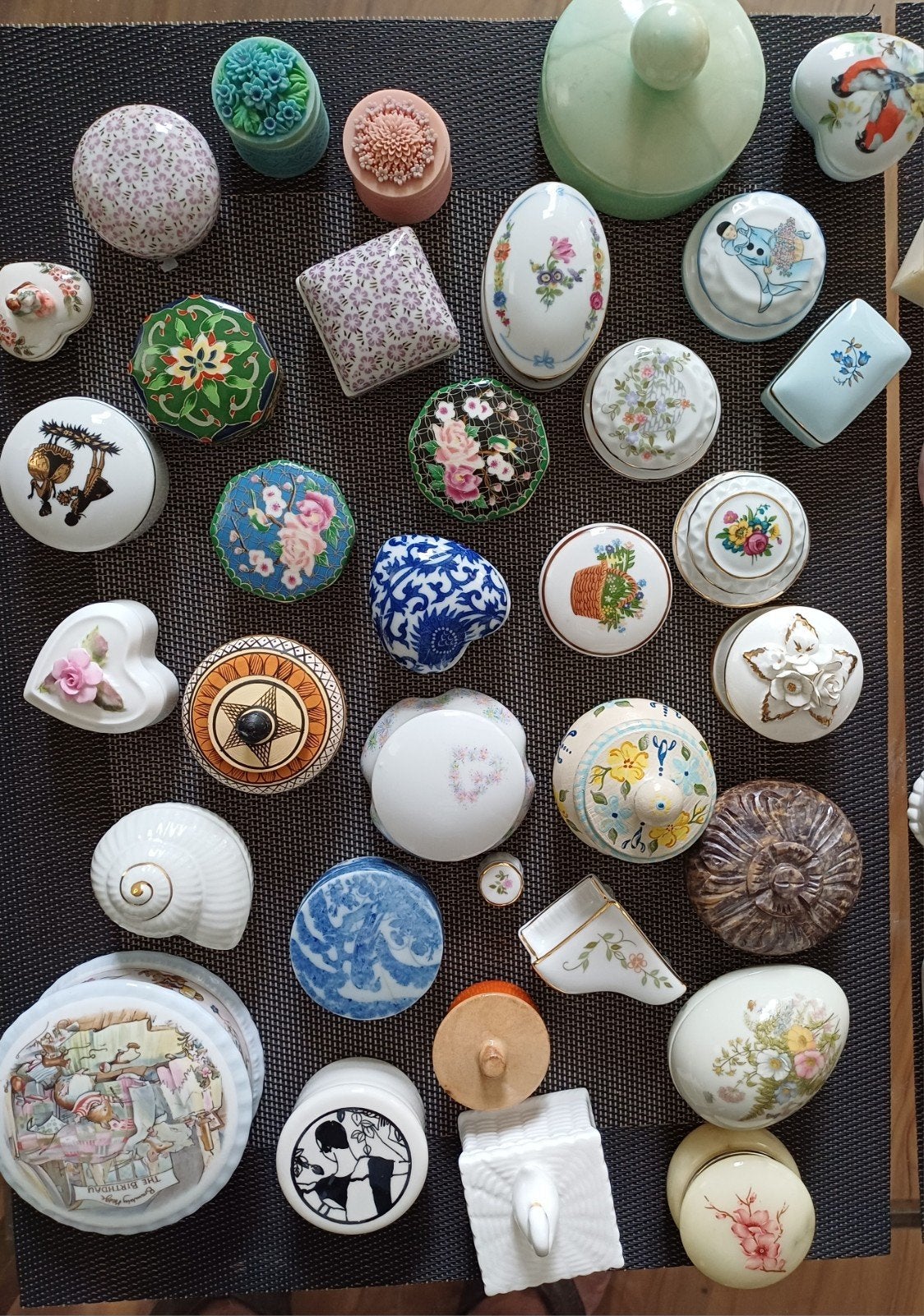 Collectie div. Vintage Snuffel- en Pillendoosjes 69 stuks, Ophalen