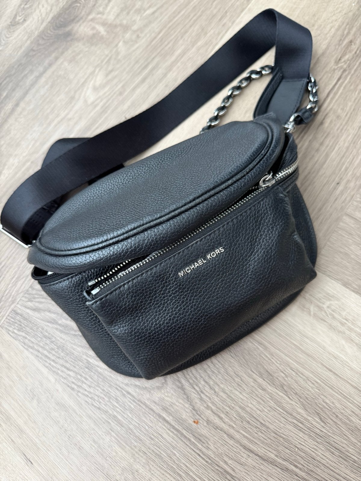 Michael Kors Slater MD Sling Pack Zwart Leer, Ophalen of Verzenden, Gebruikt, Zwart, Schoudertasje