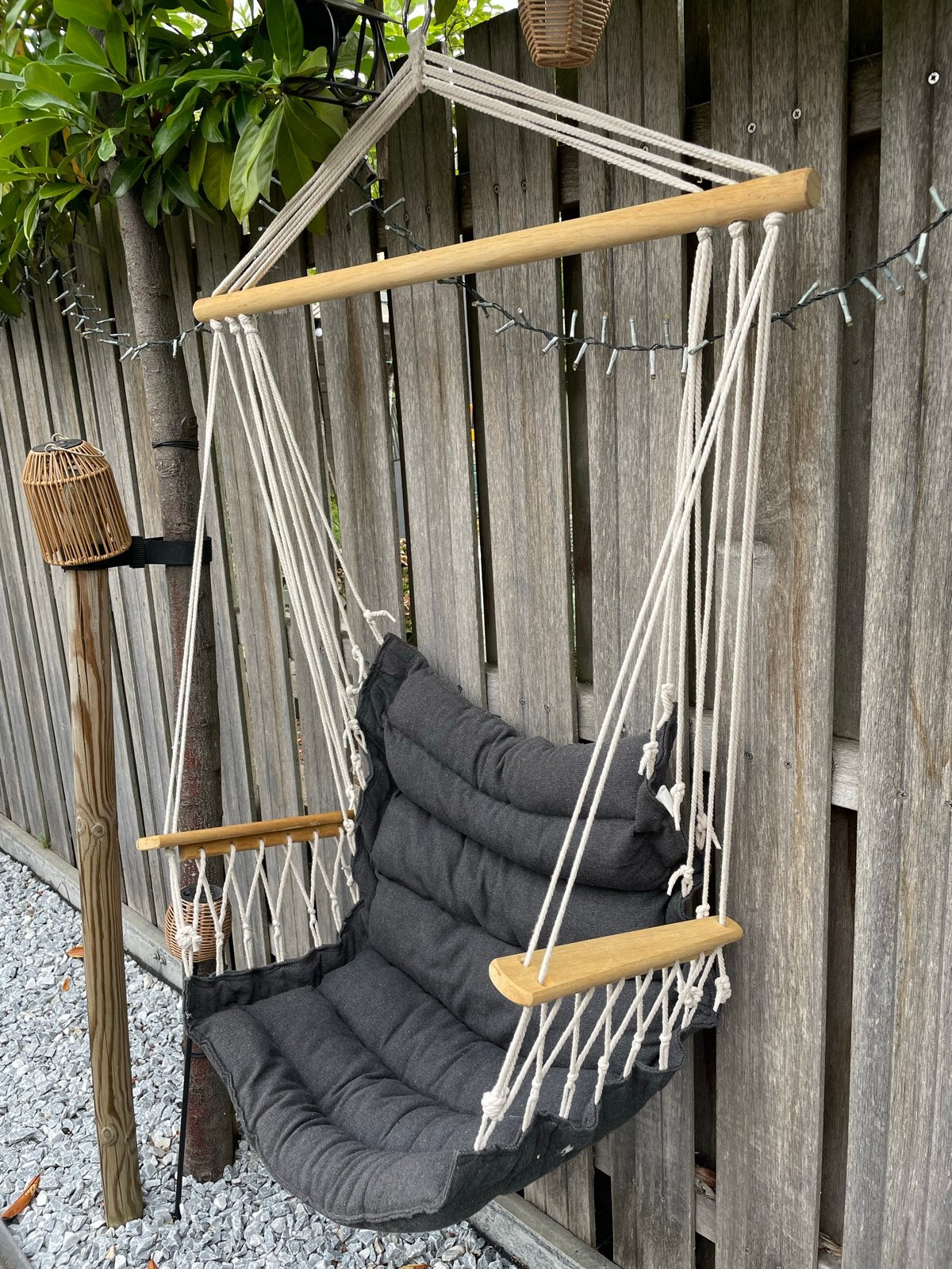Comfortabele hangstoel, Ophalen, Binnen, Zo goed als nieuw, Met standaard