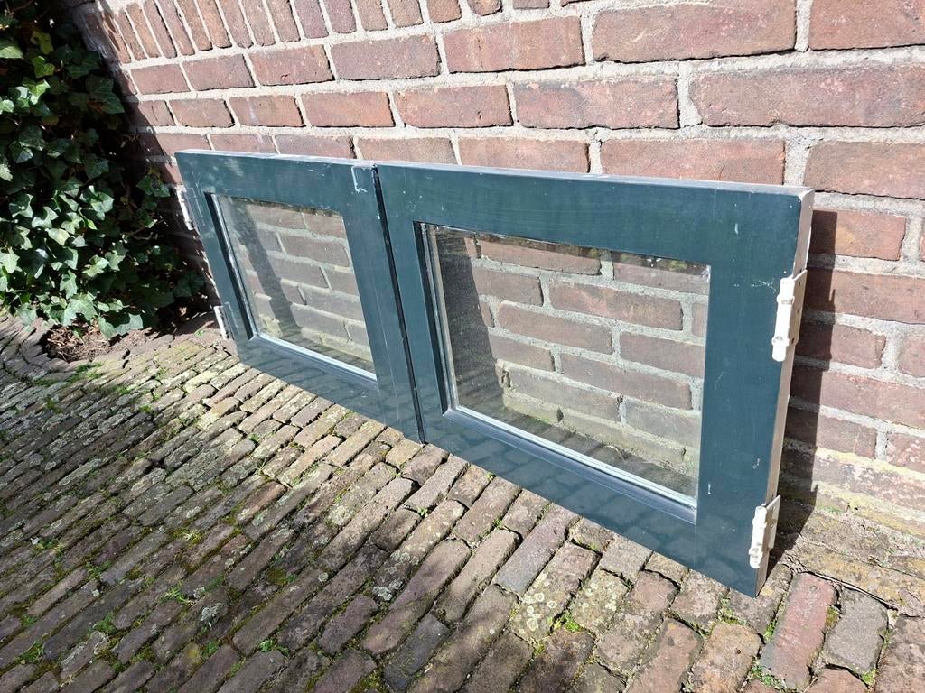 Drie dubbele uitzetramen met espagnolet, Doe-het-zelf en Verbouw, Glas en Ramen, Ophalen, Gebruikt, Gevelraam of Ruit