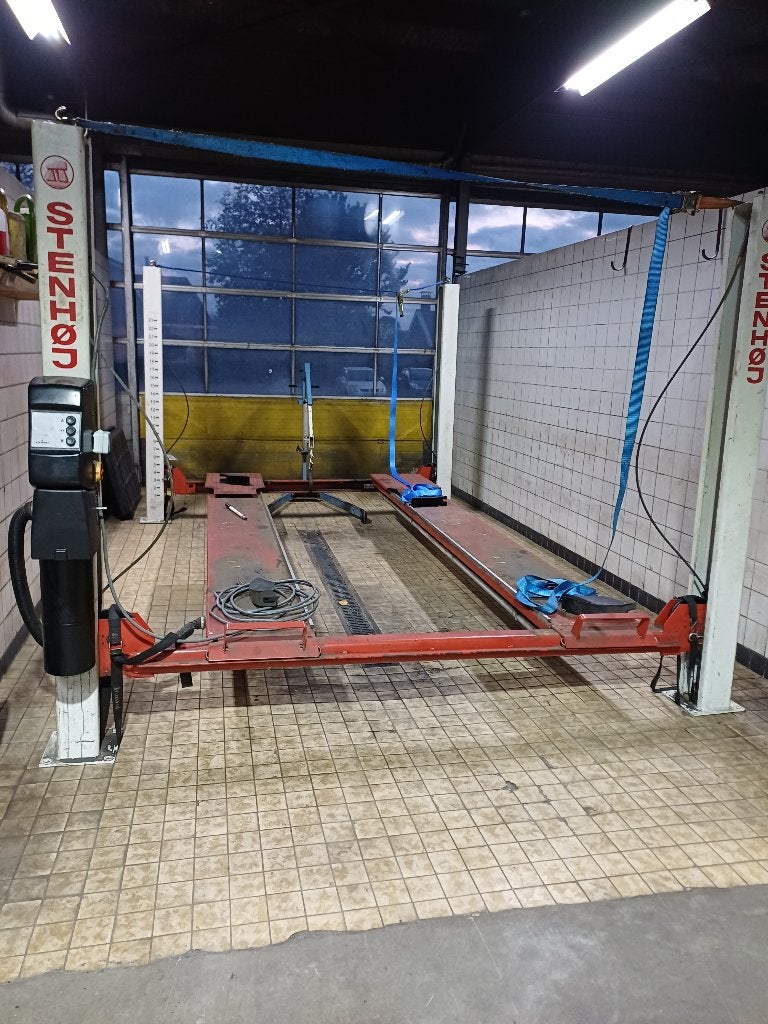 Hefbrug 4 kolom rdw apk gekeurd certificaat STENHOJ 4000 kg, Ophalen, Gebruikt