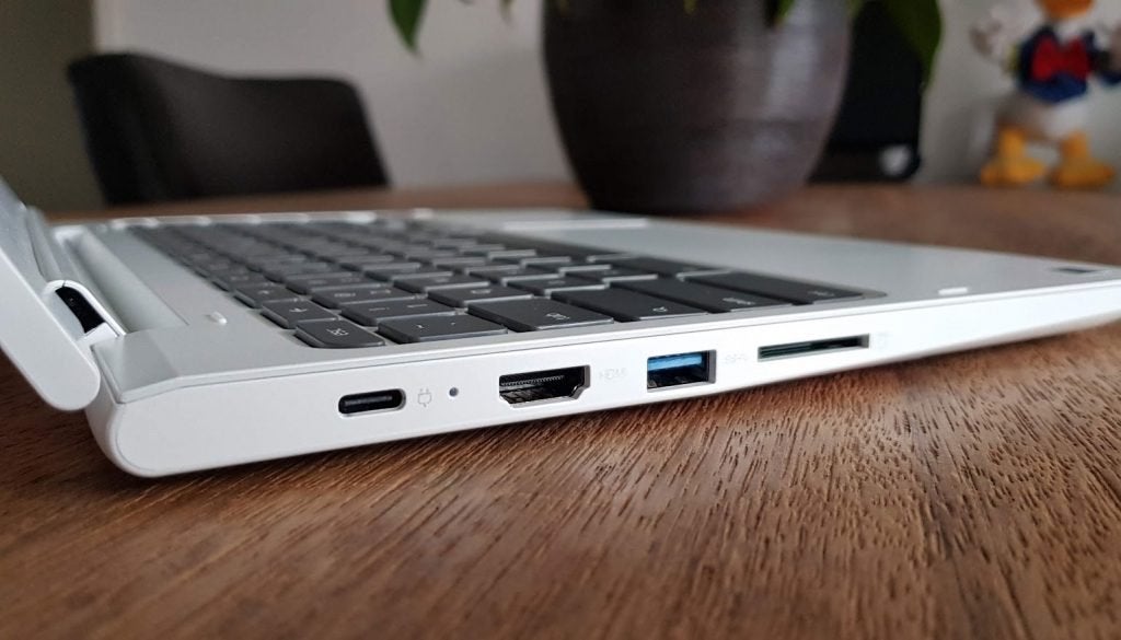 Lenovo Chromebook C330 - 11 inch, Qwerty, Zo goed als nieuw, 4 GB of minder, Qwerty, Touchscreen, Ophalen of Verzenden