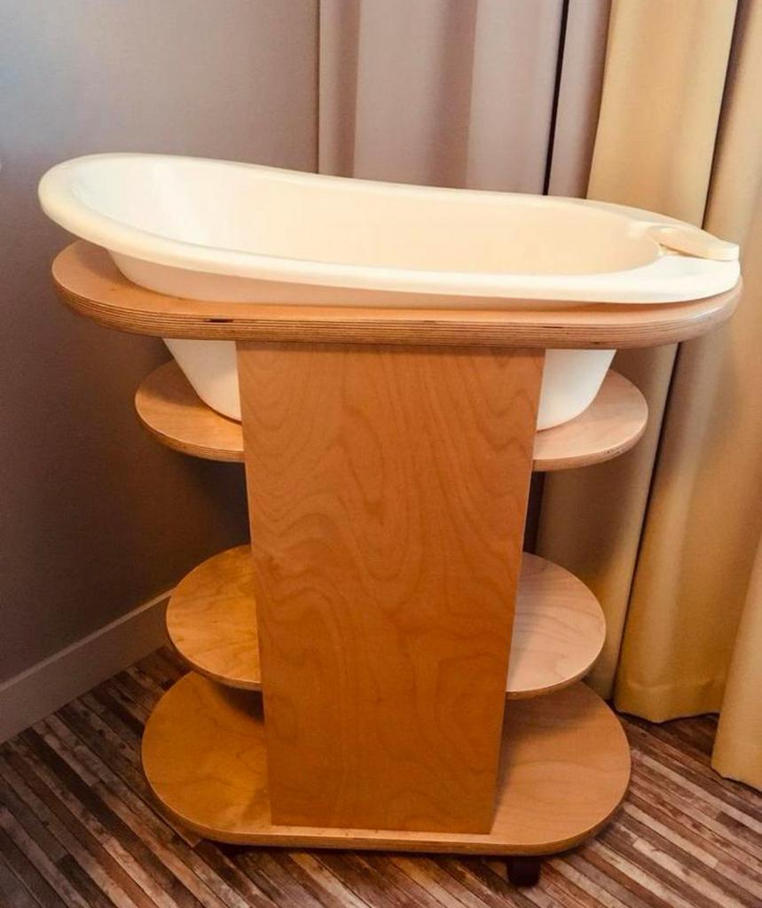 Babybadje met houten onderstel en opbergplanken, Ophalen, Gebruikt, Badje, Overige merken
