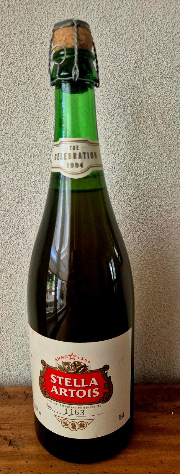 Stella Artois The Celebration 1994 speciale jubileum uitvoer, Verzamelen, Ophalen of Verzenden, Zo goed als nieuw, Flesje(s), Overige merken
