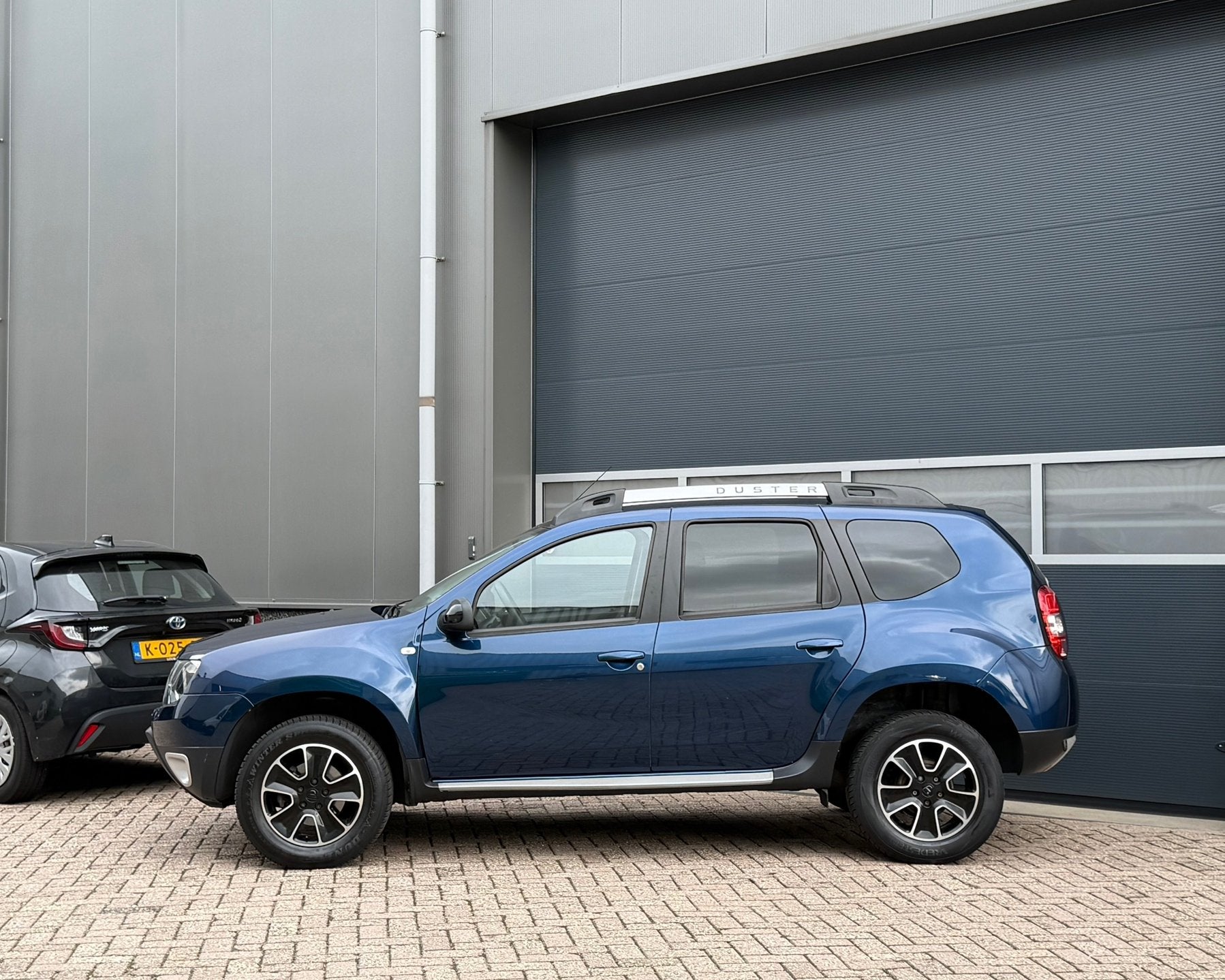Dacia Duster 1.2 TCe 4x2 Blackshadow bj.2017 Camera|Navi|Pdc, Auto's, Voorwielaandrijving, 125 pk, Gebruikt, Euro 6