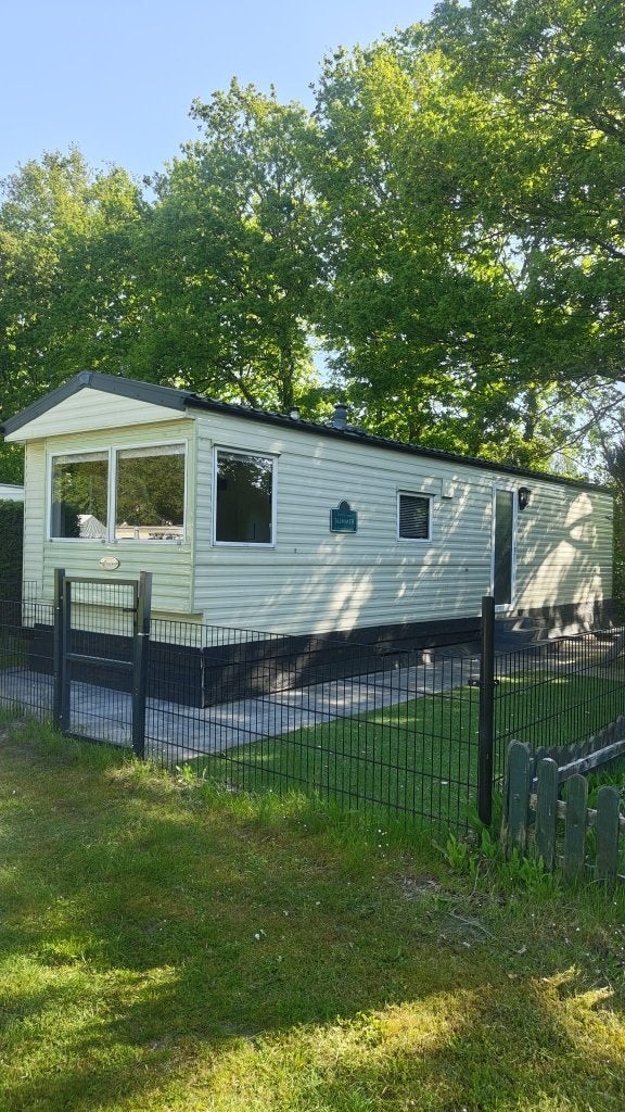 Stacaravan inclusief staplek / verhuurobject, Caravans en Kamperen, Stacaravans