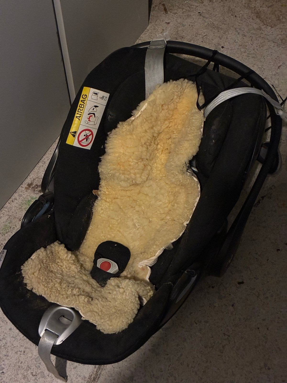 Maxi-Cosi met schapenvacht en regenhoes, Ophalen, 0 t/m 13 kg, Maxi-Cosi, Gebruikt