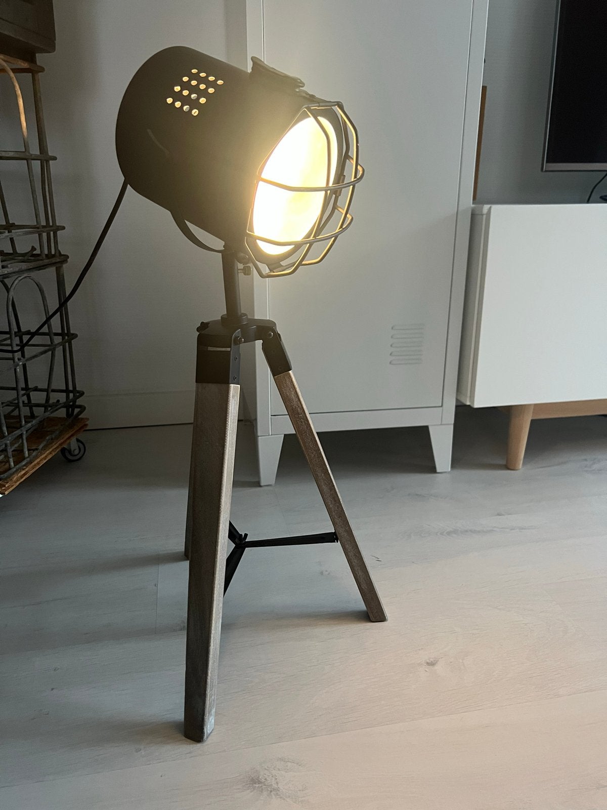 Industriële Tafellamp Spot Zwart met Houten Poten, Zo goed als nieuw, Minder dan 100 cm, Hout, E27 (groot)