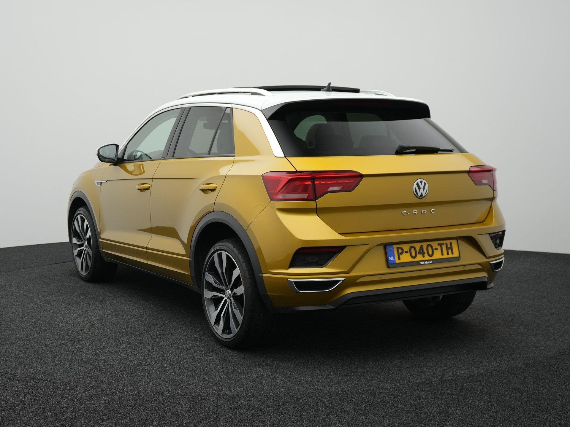 Volkswagen T-Roc 1.5 TSI Sport Business R AUTOMAAT | PANORAM, Auto's, Volkswagen, 12 maanden, Euro 6, 4 cilinders, SUV of Terreinwagen